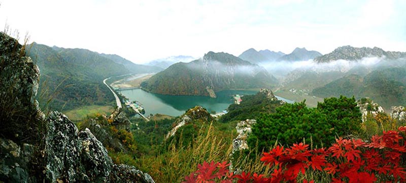 Sinphyong Kumgang with beauty of valleys
