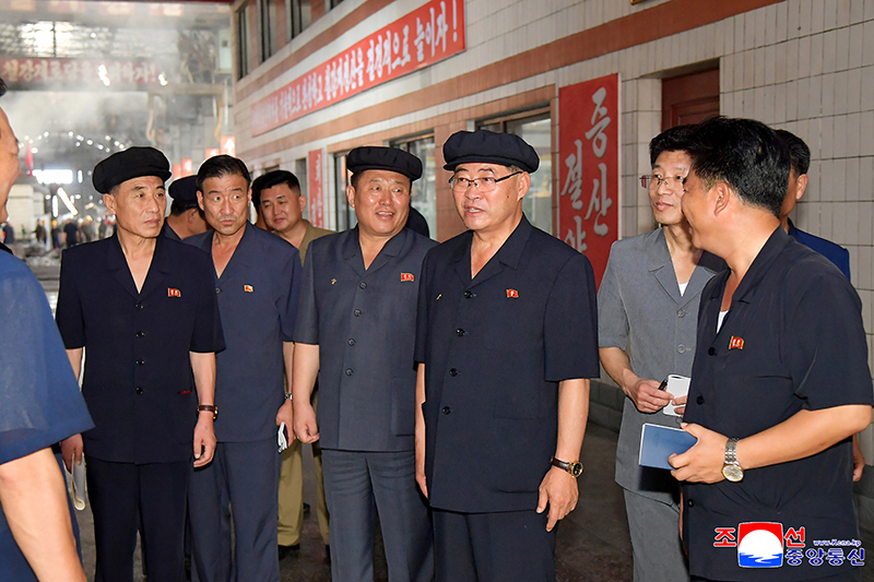 Premier Pak inspects Chollima Steel Complex and farms in Mangyongdae District