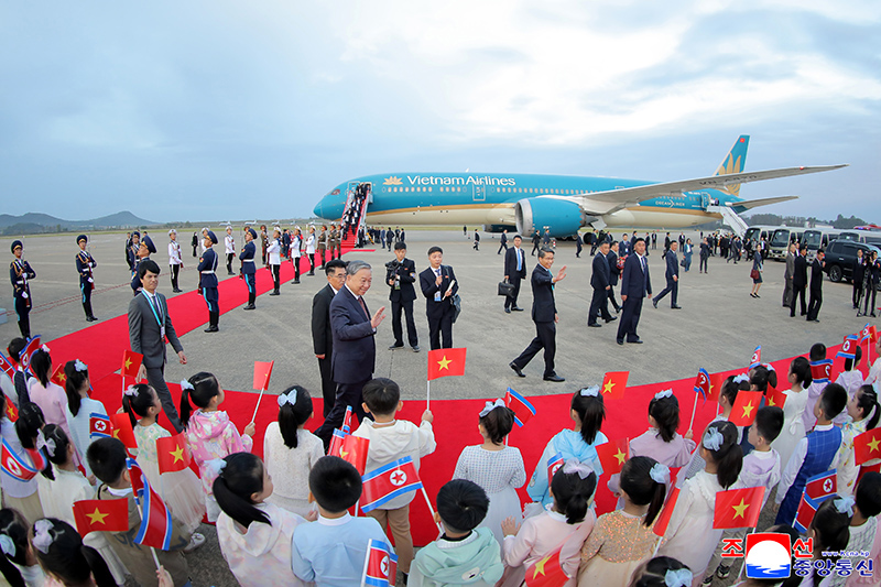 General secretary of CPV Central Committee arrives in Pyongyang to visit DPRK