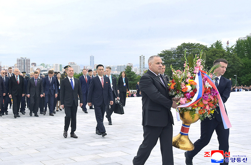 President of United Russia Party lays flower basket at statues of President Kim Il Sung and Chairman Kim Jong Il