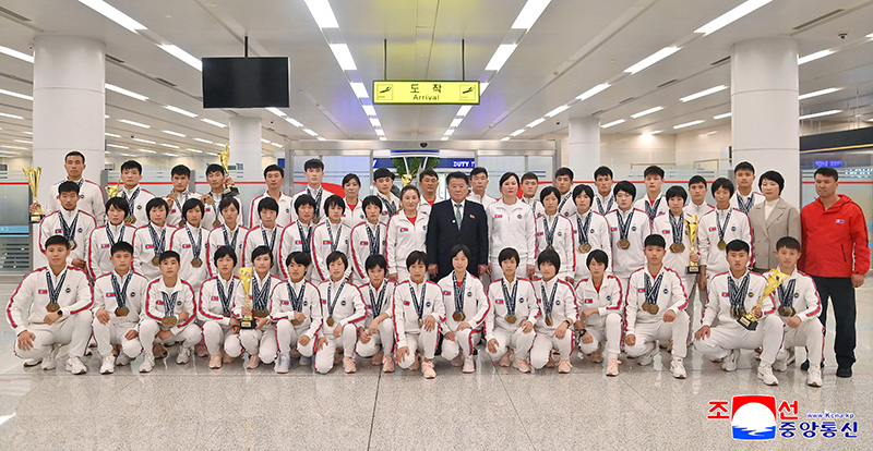 DPRK Taekwon-Do players come back home