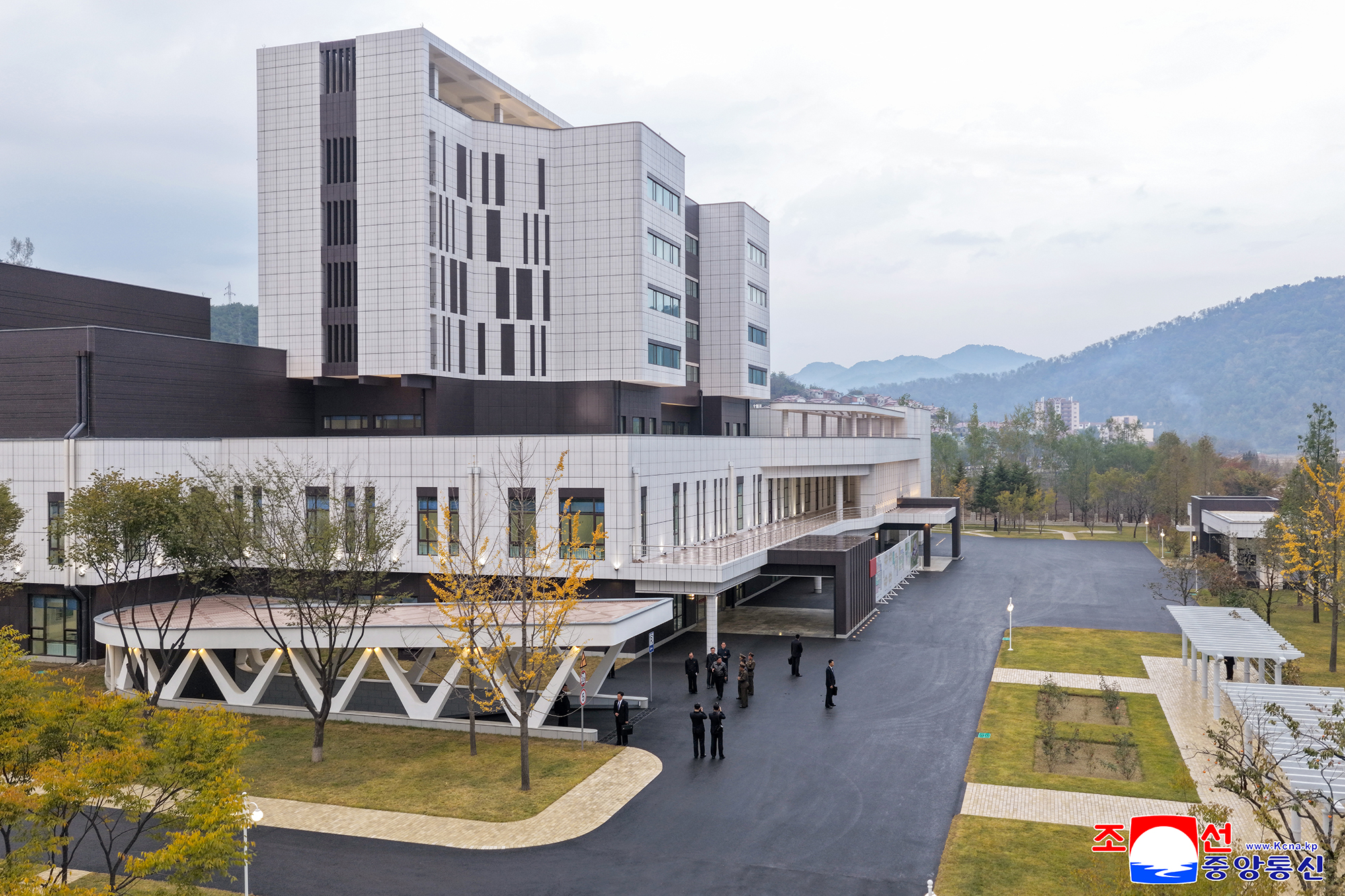 Respected Comrade Kim Jong Un visits Kangdong County Hospital nearing completion