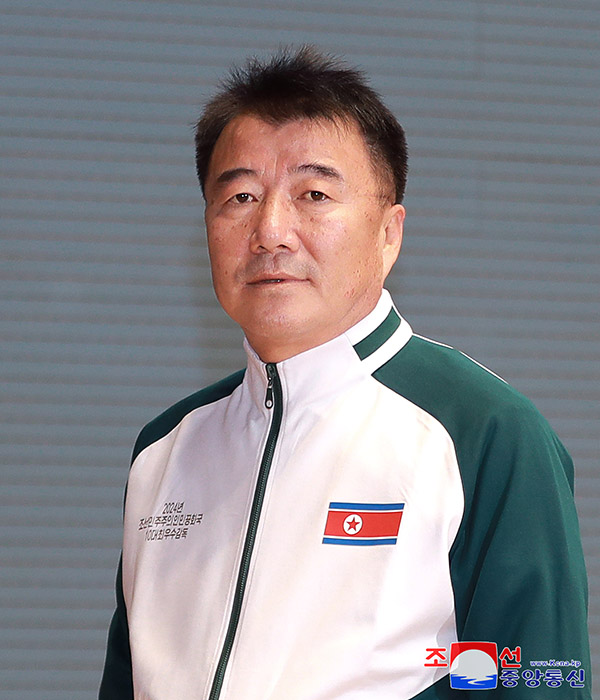 Winners of AFC Coach of the Year (Men) and AFC Youth Player of the Year (Women)  