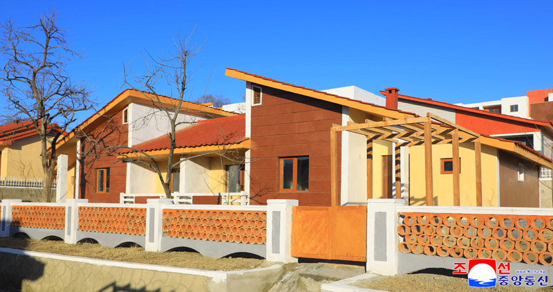 New houses built in South Hamgyong Province  