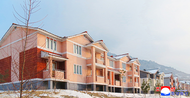 New houses built in South Phyongan Province