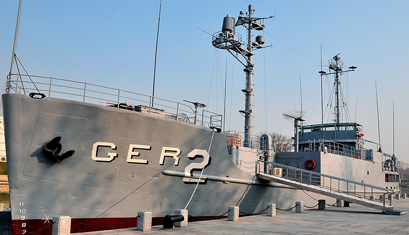 An eternal war trophy