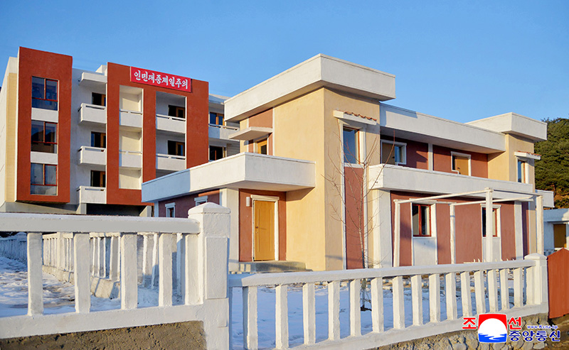New houses built at farms in Kangwon Province