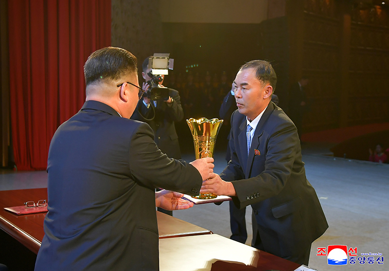 People's art festival closes