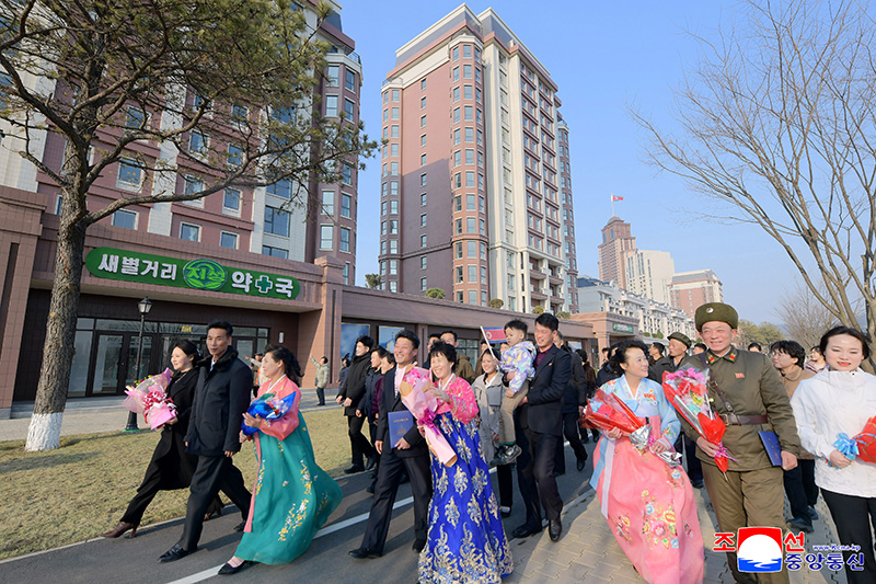 House-moving begins in Saeppyol Street