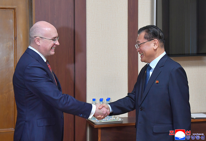 Agreement on cooperation between KCNA and TASS signed