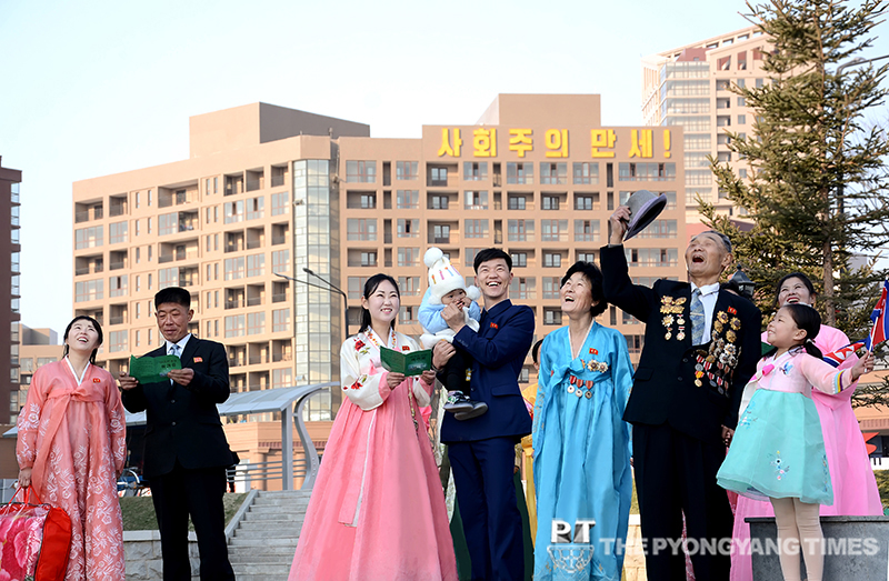 	House-moving in full swing in Hwasong area