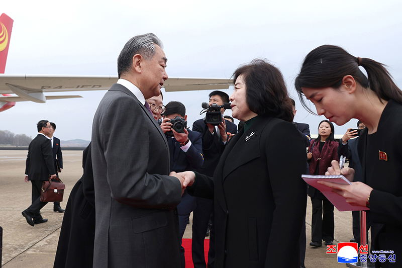 Chinese Foreign Minister arrives in Pyongyang
