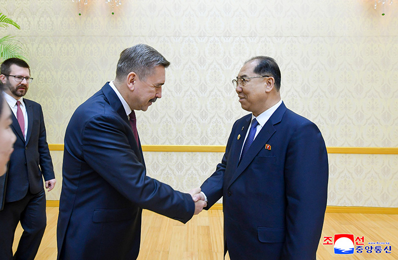 Vice-chairman of SPA Standing Committee meets Russian delegation