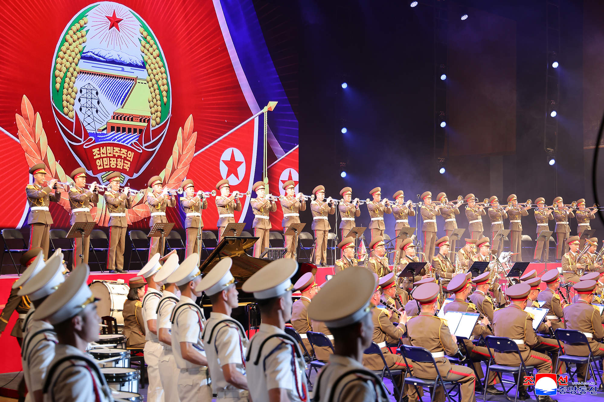 Respected Comrade Kim Jong Un enjoys concert marking 80th founding anniversary of Central Military Band of Ministry of National Defence