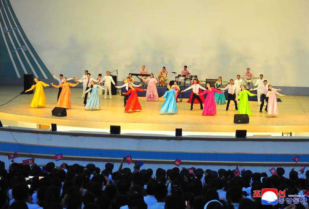 Performance given by art group members of Korean Art Association of Disabled