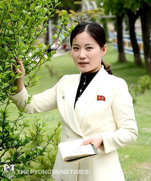 Girl doctor pioneers new subject 