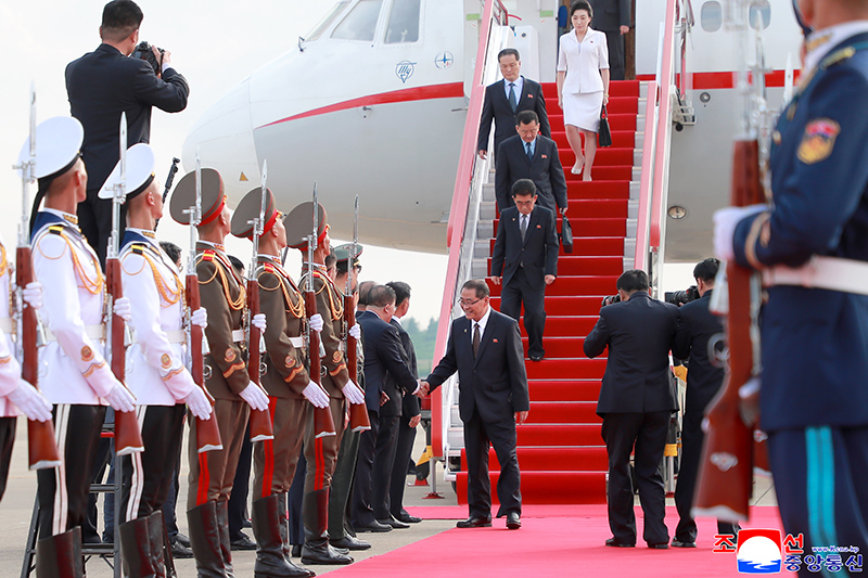 DPRK party and government delegation returns home