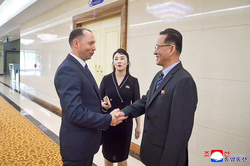 Delegation of Communist Party of Belarus arrives in Pyongyang