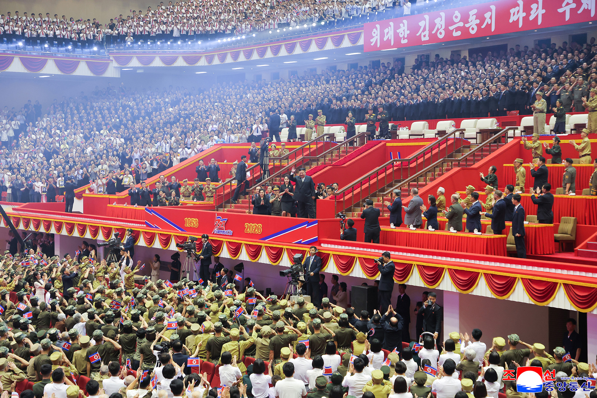 Art performance marks 73rd anniversary of victory in Fatherland Liberation War