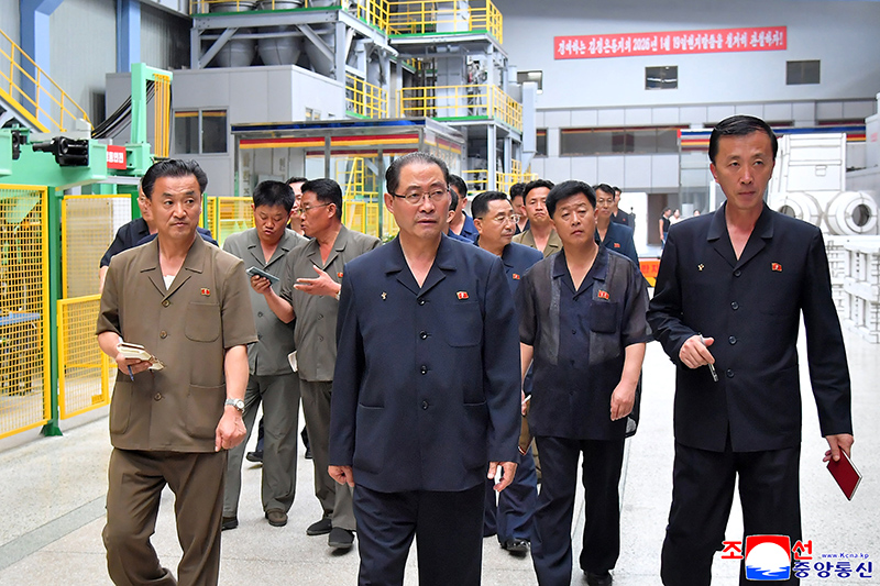 Premier Pak inspects Samjiyon Mountain Tourist Resort and industrial establishments in Hamhung  