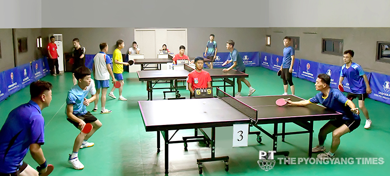 Table-tennis tournament of persons with disabilities and amateurs goes on