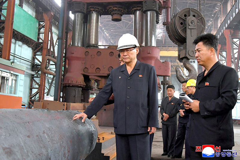 Premier Pak Thae Song inspects various sectors